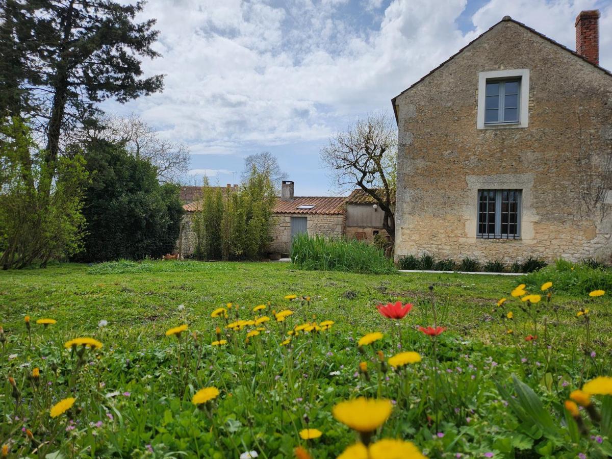 Maison Chaleureuse Et Familiale. Nalliers  Exterior photo